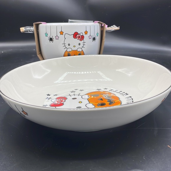 24HR DROP ⬇️ Hello Kitty Halloween plate & Bowl Set - Picture 6 of 9